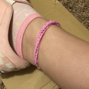 I’m selling rubber band bracelets. They are very stretchy and comfortable.👍👍👍